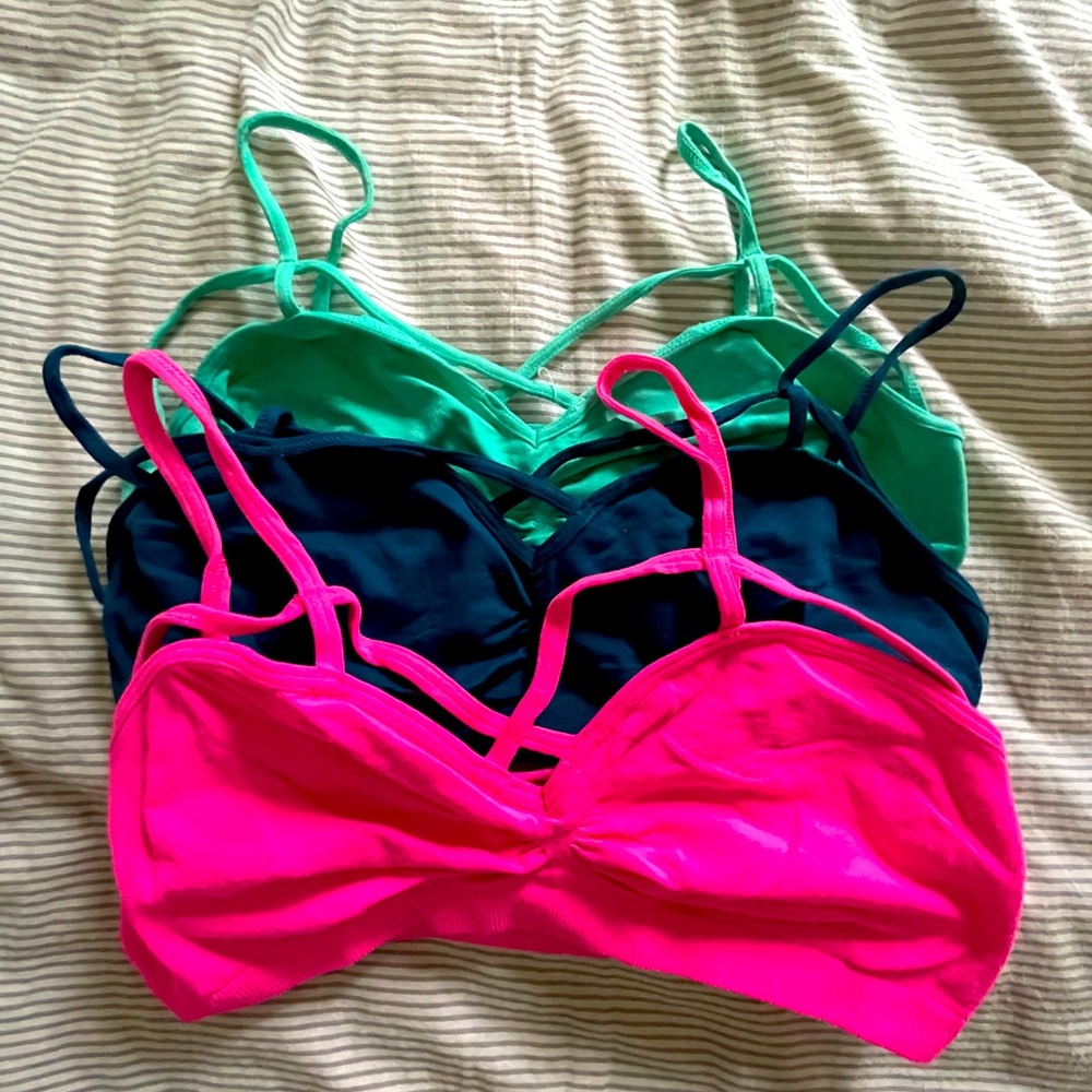 Nikibiki & Love Mar womens OS seamless criss cross bra set